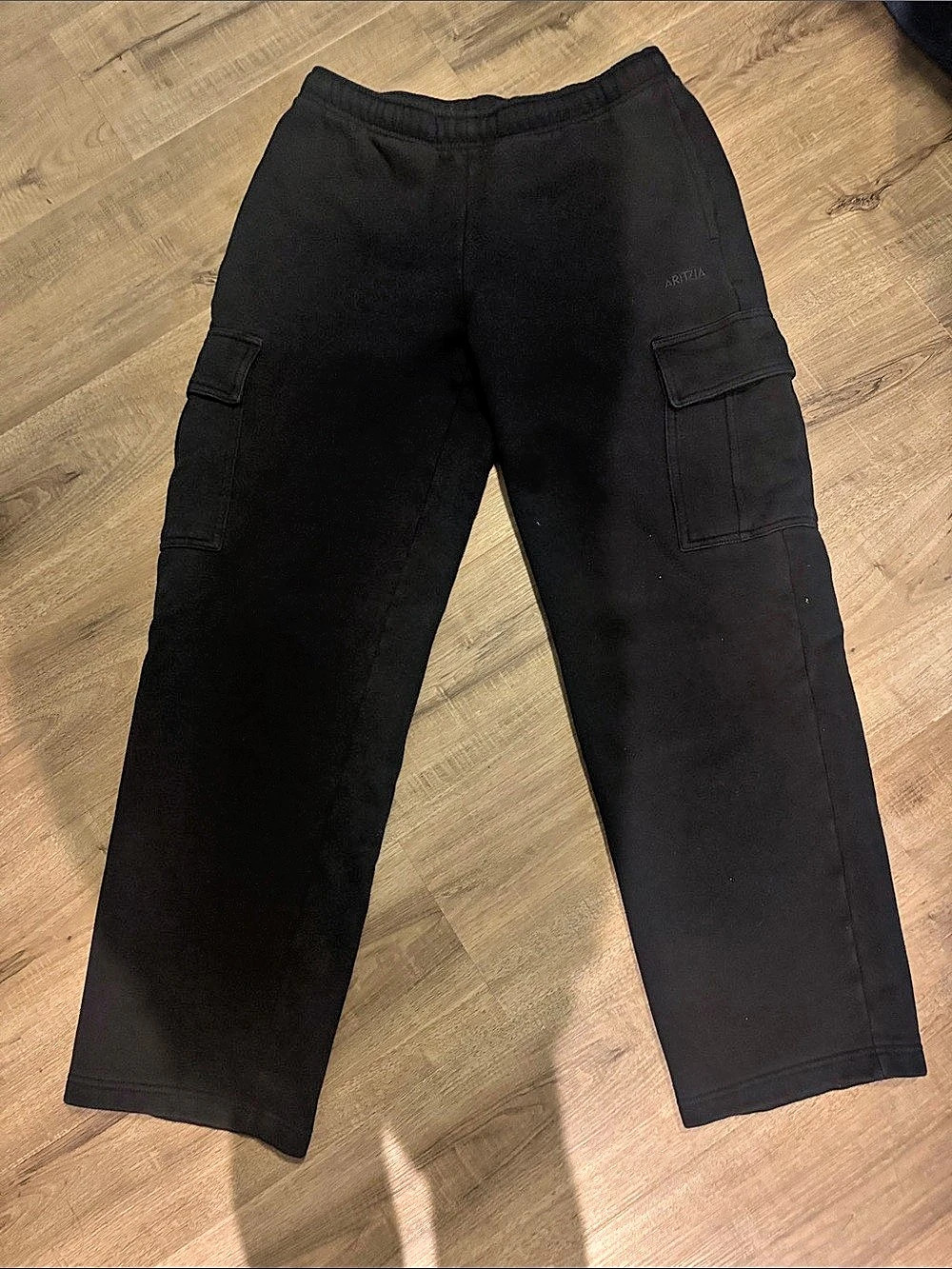 Aritzia Cozy Sweatfleece Mega Cargo™ Sweatpant Cargo Sweatpant Black Medium